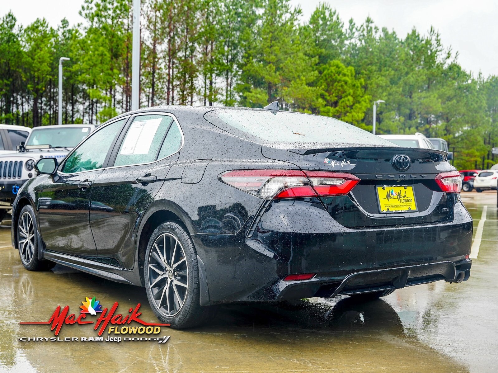 2023 Toyota Camry SE photo 4