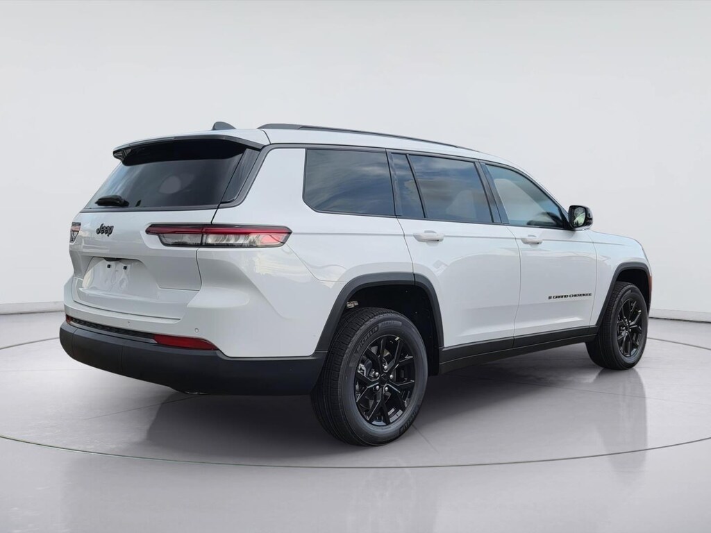 New 2026 Jeep Grand Cherokee L Altitude SUV