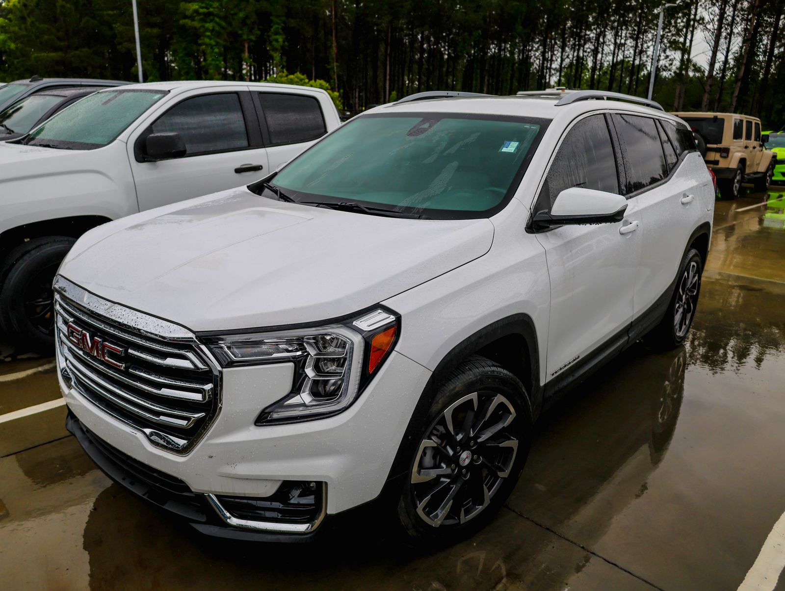 2023 GMC Terrain SLT FWD's photo