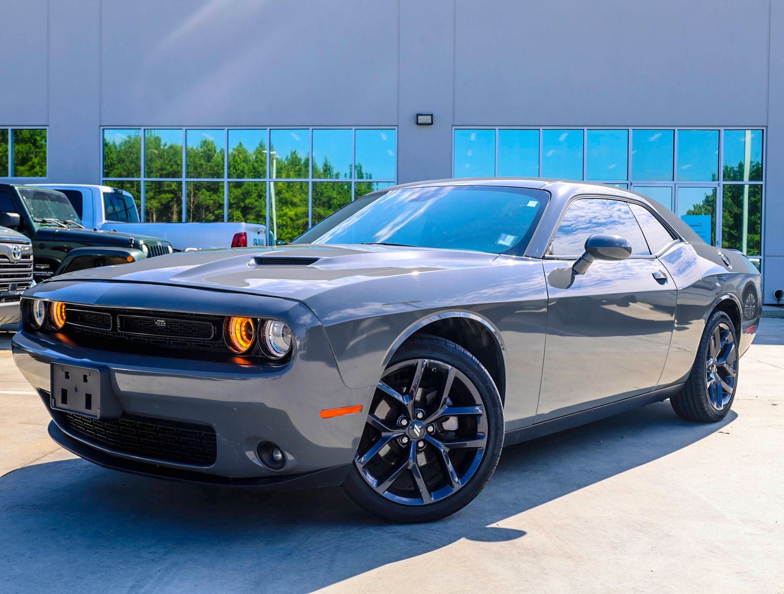 2023 Dodge Challenger SXT Auto's photo