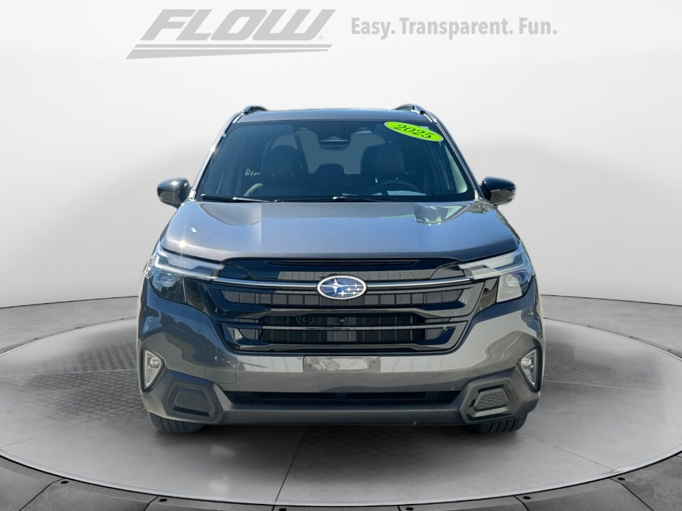 2025 Subaru Forester Touring photo 2