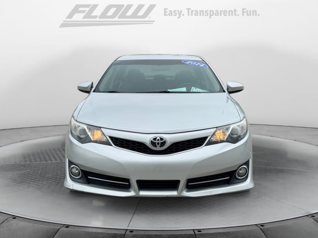 Used 2014 Toyota Camry SE Sedan