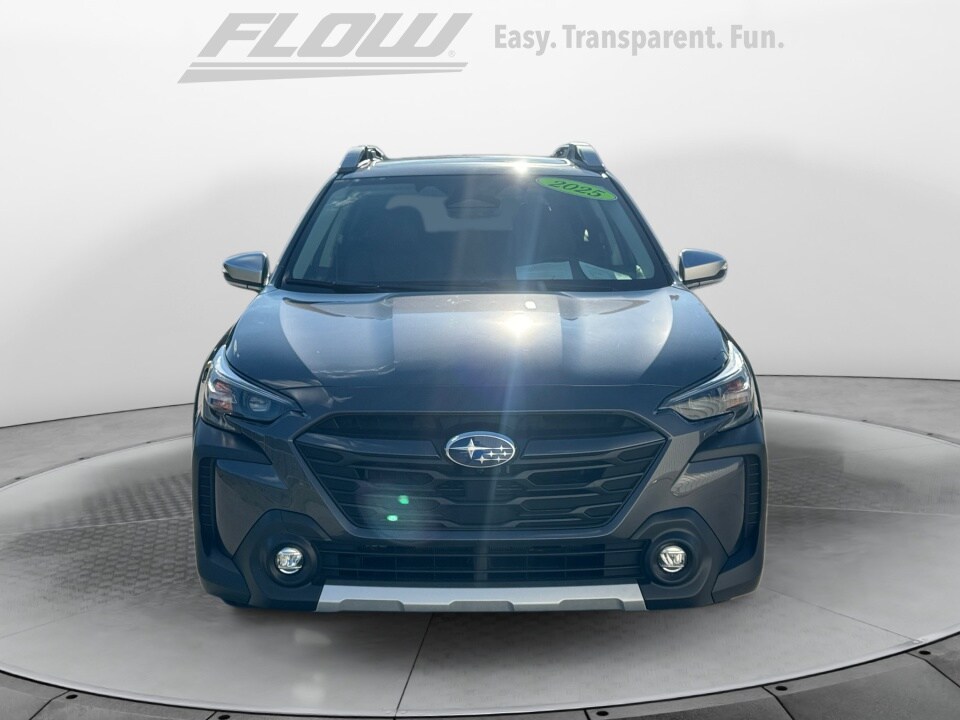 2025 Subaru Outback Touring XT photo 2