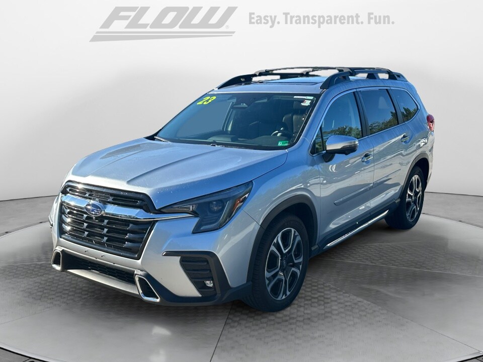 2023 Subaru Ascent Touring photo 3