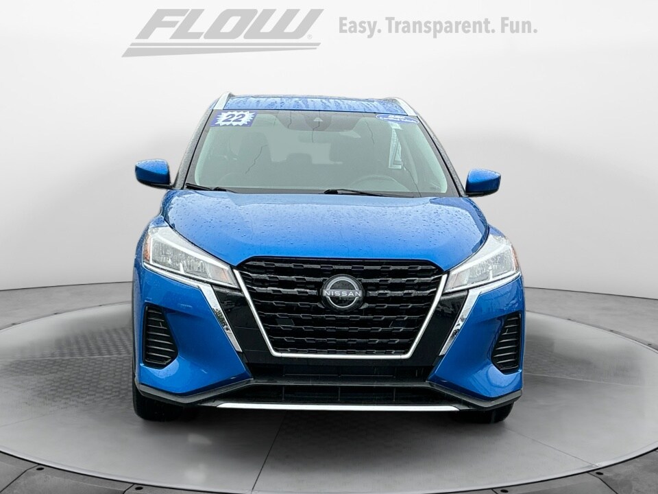 2022 Nissan Kicks SV photo 2