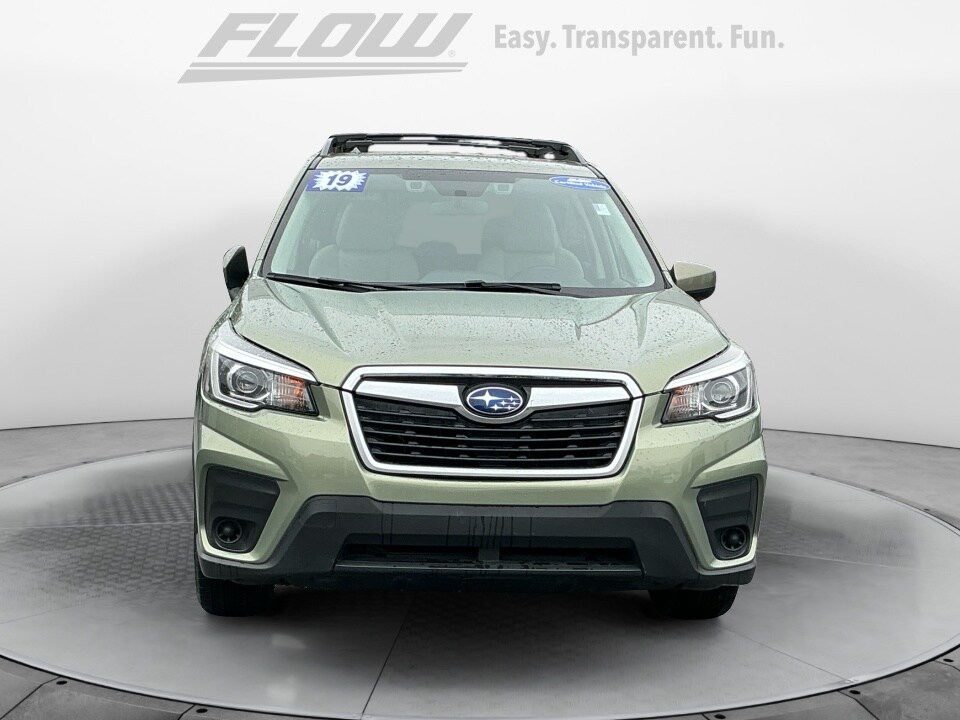 2019 Subaru Forester Premium photo 2