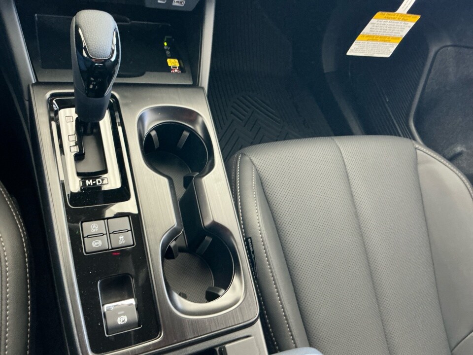 2026 Subaru Outback Limited - Photo 13