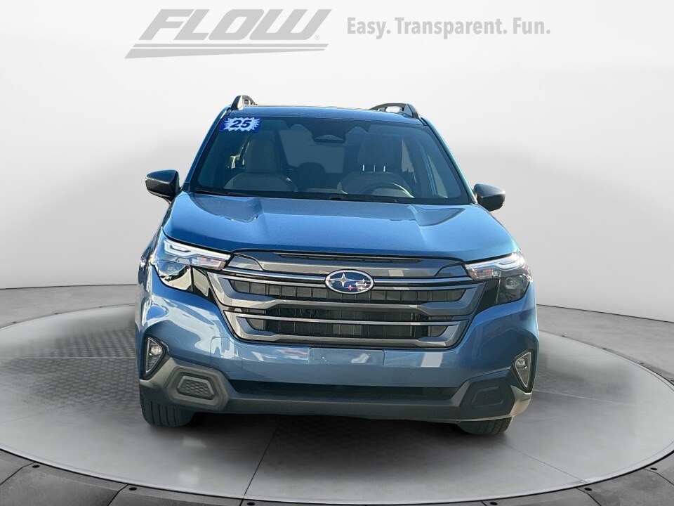 2025 Subaru Forester Premium photo 2