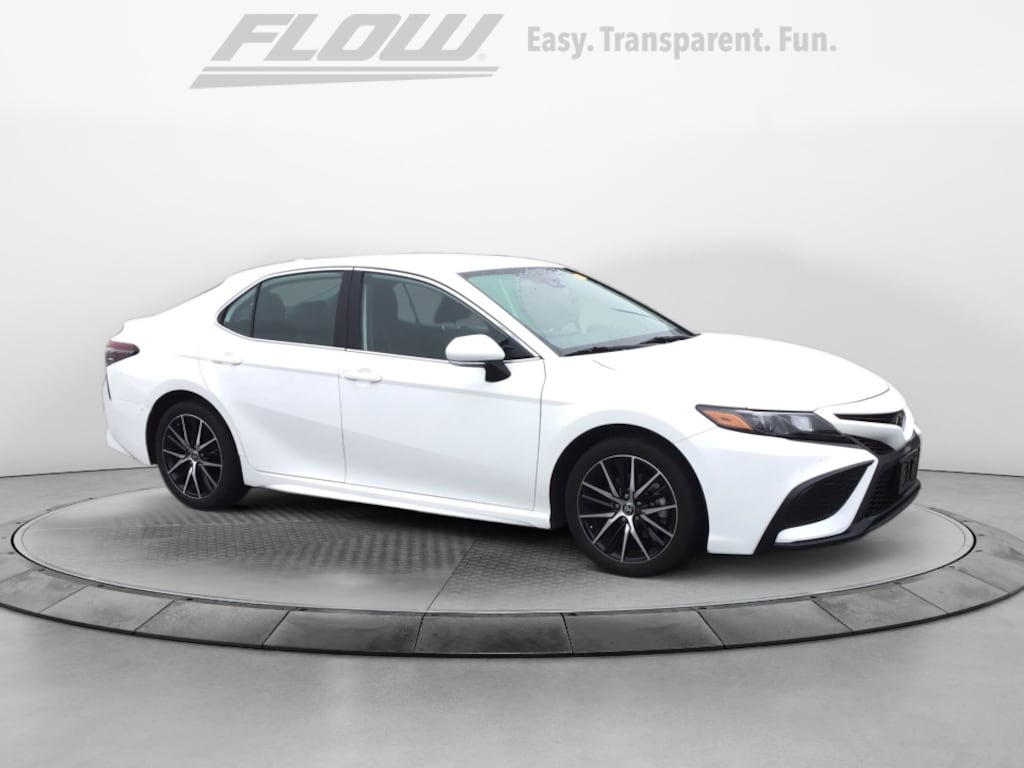 Used 2023 Toyota Camry SE Sedan