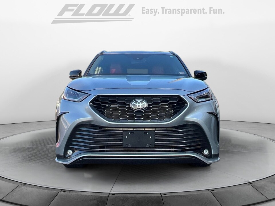 2022 Toyota Highlander XSE photo 2