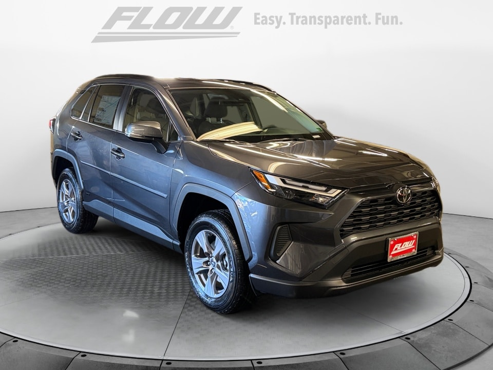 2025 Toyota RAV4 XLE's photo