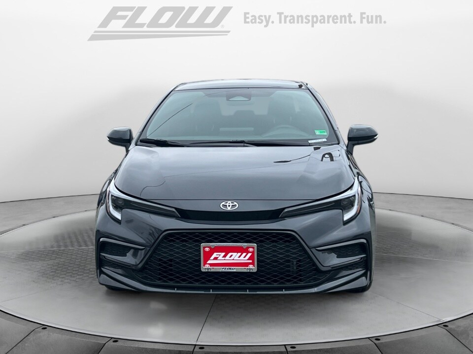 2026 Toyota Corolla SE photo 2