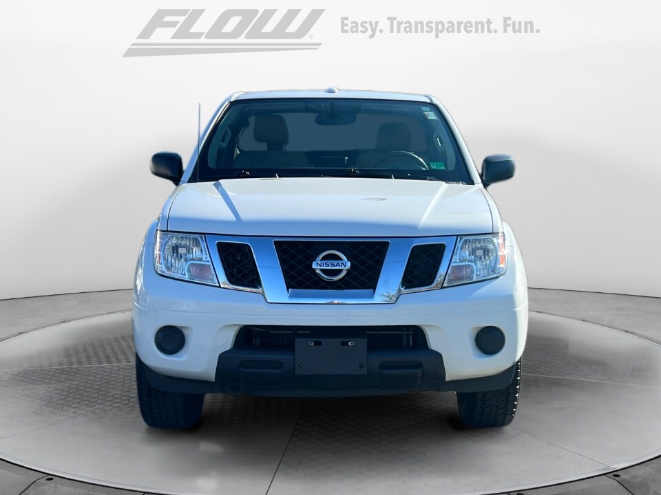 2016 Nissan Frontier SV photo 2