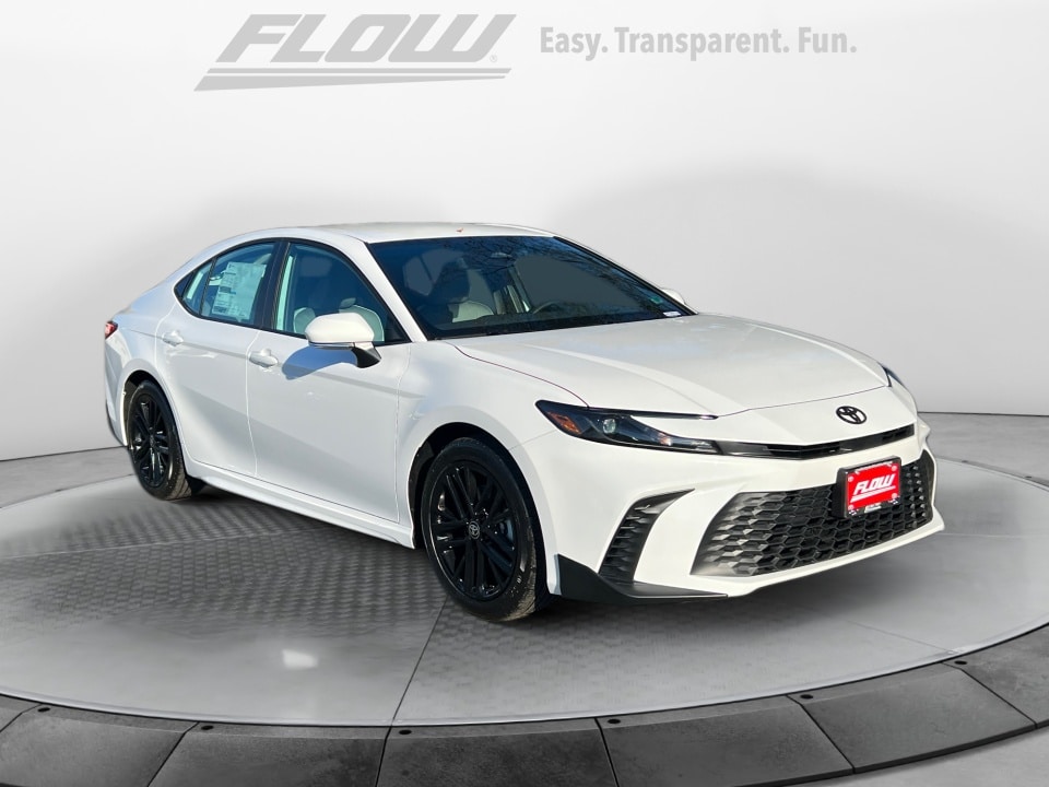 2026 Toyota Camry SE's photo