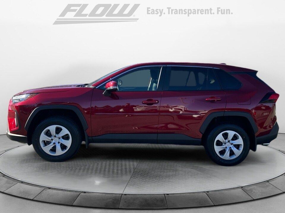 2025 Toyota RAV4 LE photo 3