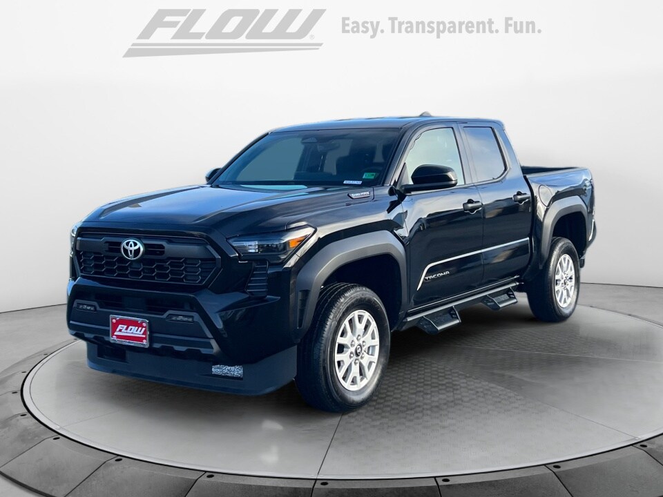 2025 Toyota Tacoma TRD Off-Road photo 3