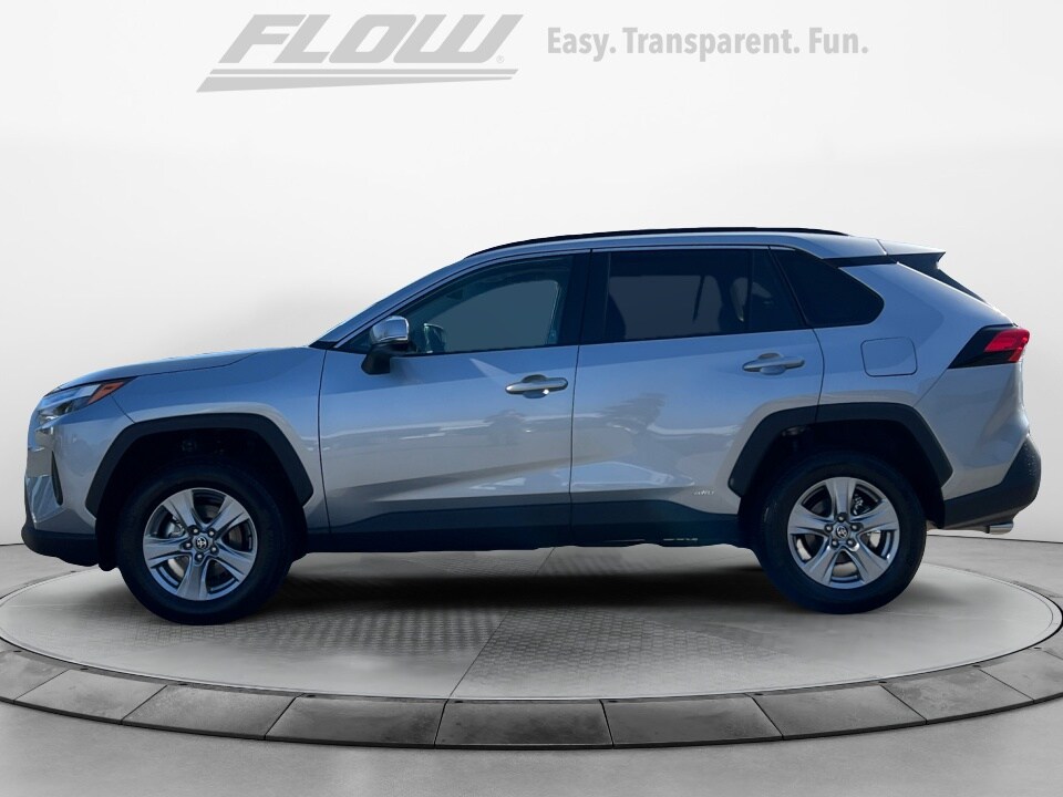 2025 Toyota RAV4 Hybrid XLE photo 4