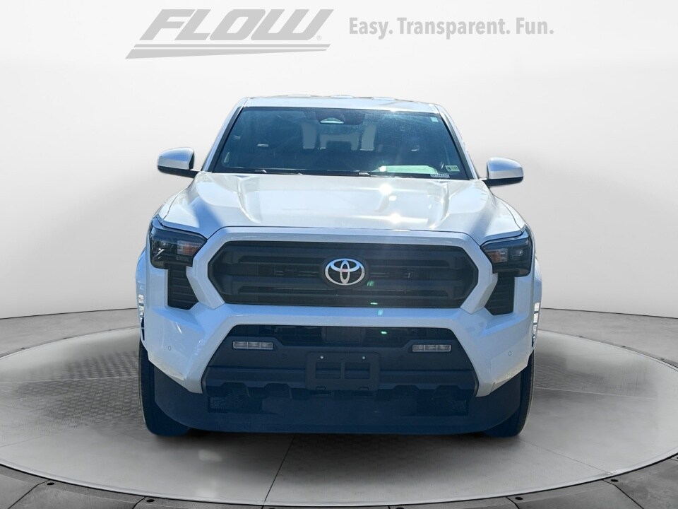 2024 Toyota Tacoma SR5 4x4 photo 2