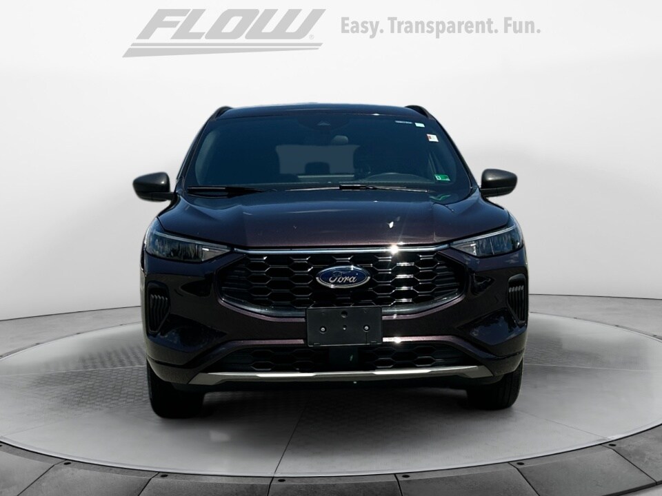 2023 Ford Escape ST-Line photo 2