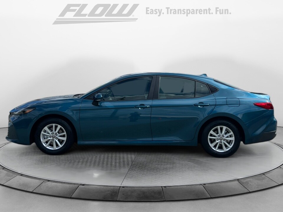 2026 Toyota Camry LE photo 4