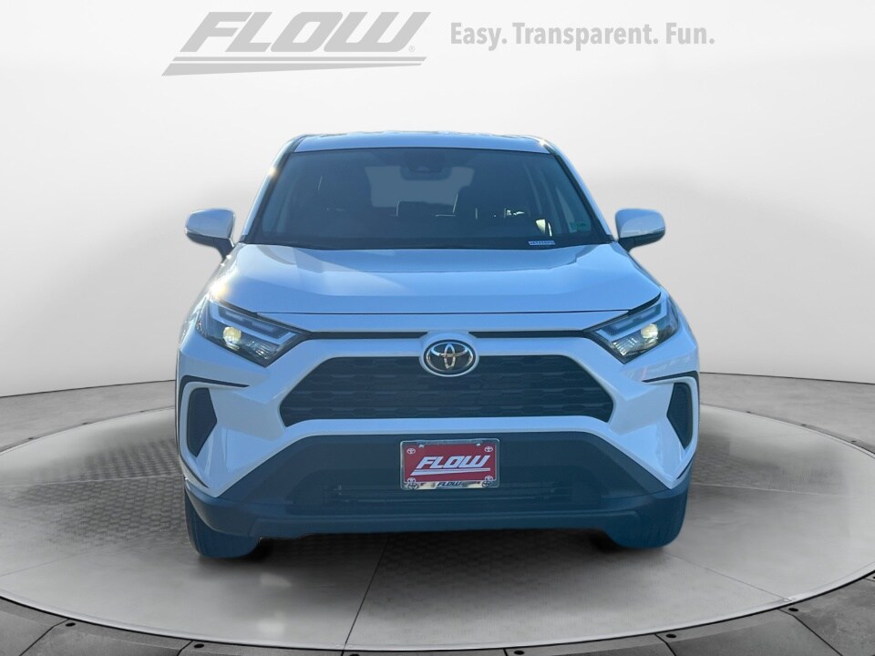 2025 Toyota RAV4 LE photo 2