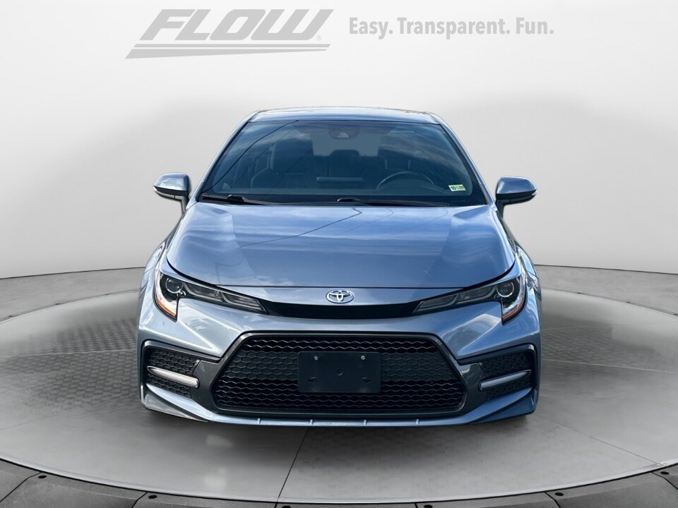 2022 Toyota Corolla SE photo 2