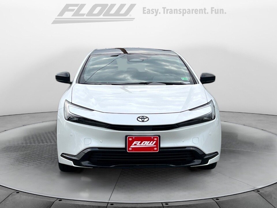 2025 Toyota Prius Limited photo 2
