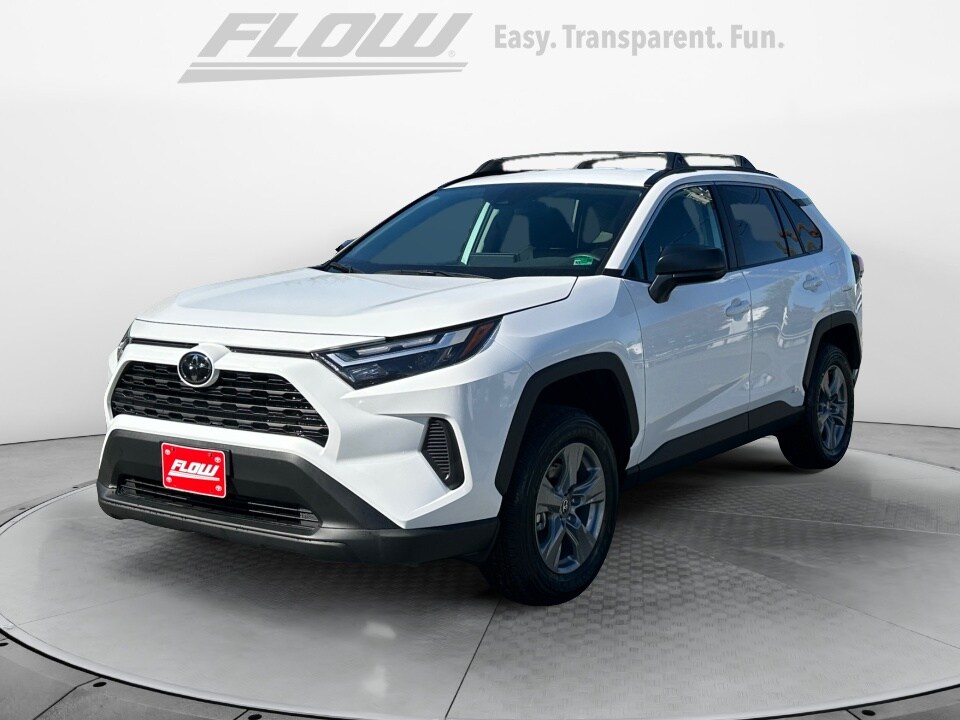 2025 Toyota RAV4 Hybrid LE photo 2