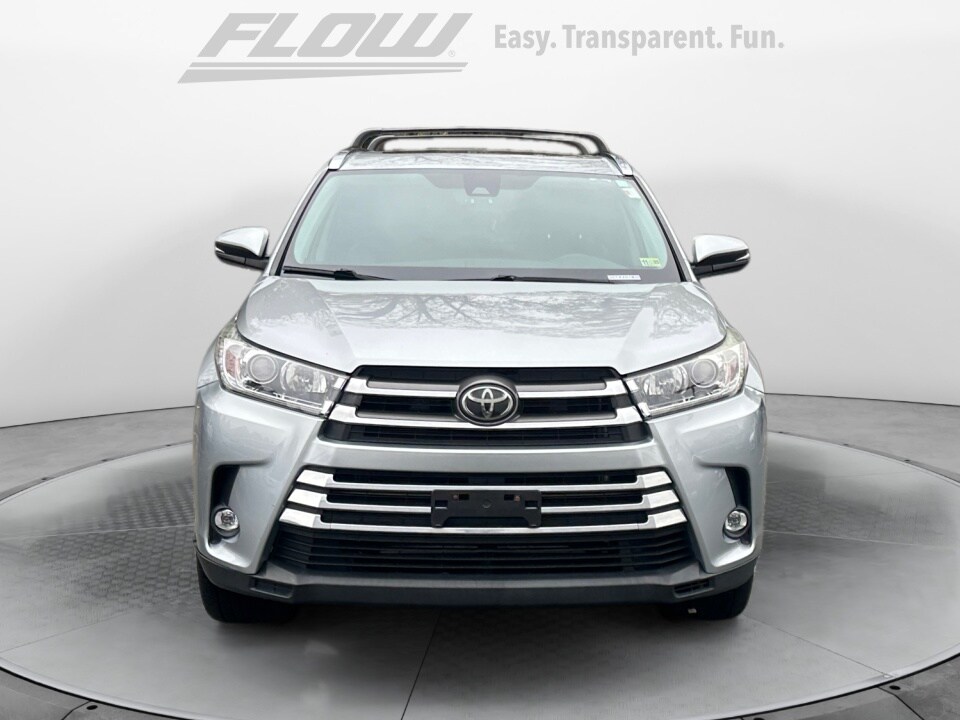 2019 Toyota Highlander Limited photo 2