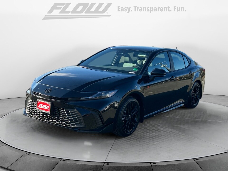 2026 Toyota Camry SE photo 3