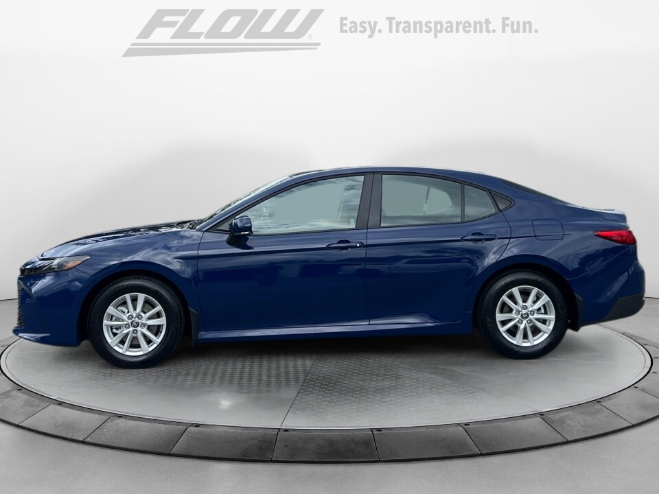 2026 Toyota Camry LE photo 4