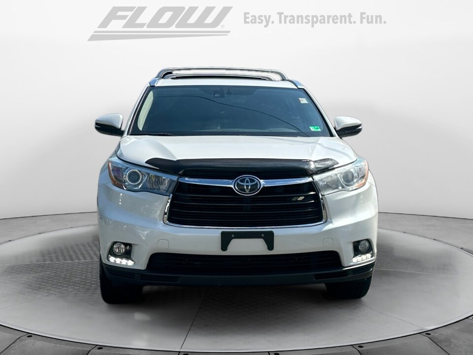 2015 Toyota Highlander Limited Platinum photo 2