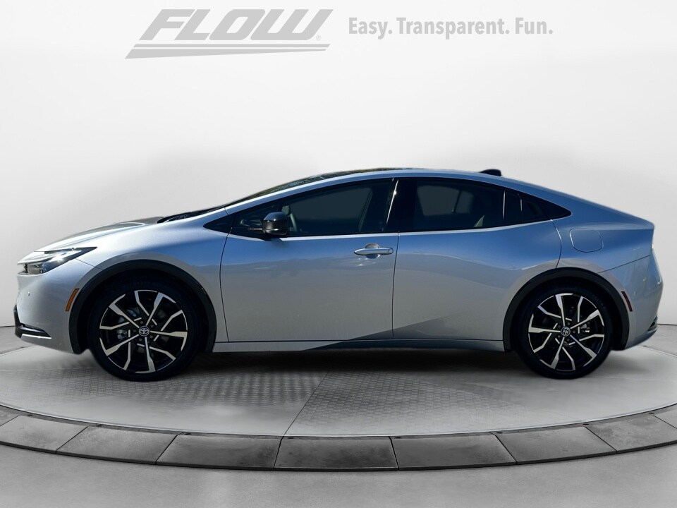 2026 Toyota Prius Plug-in Hybrid XSE photo 4