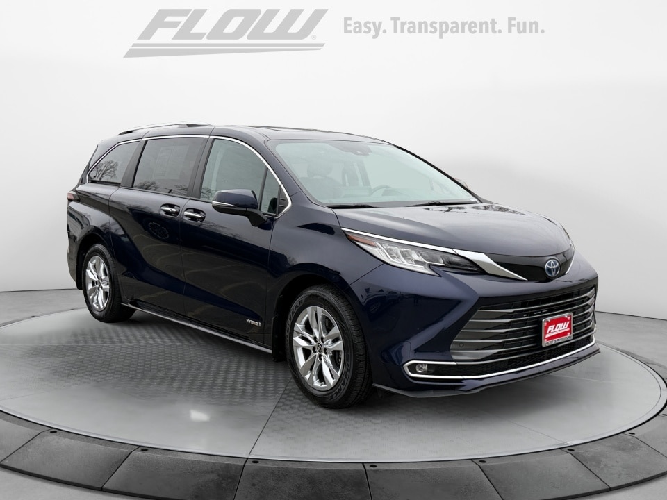 2021 Toyota Sienna Limited's photo