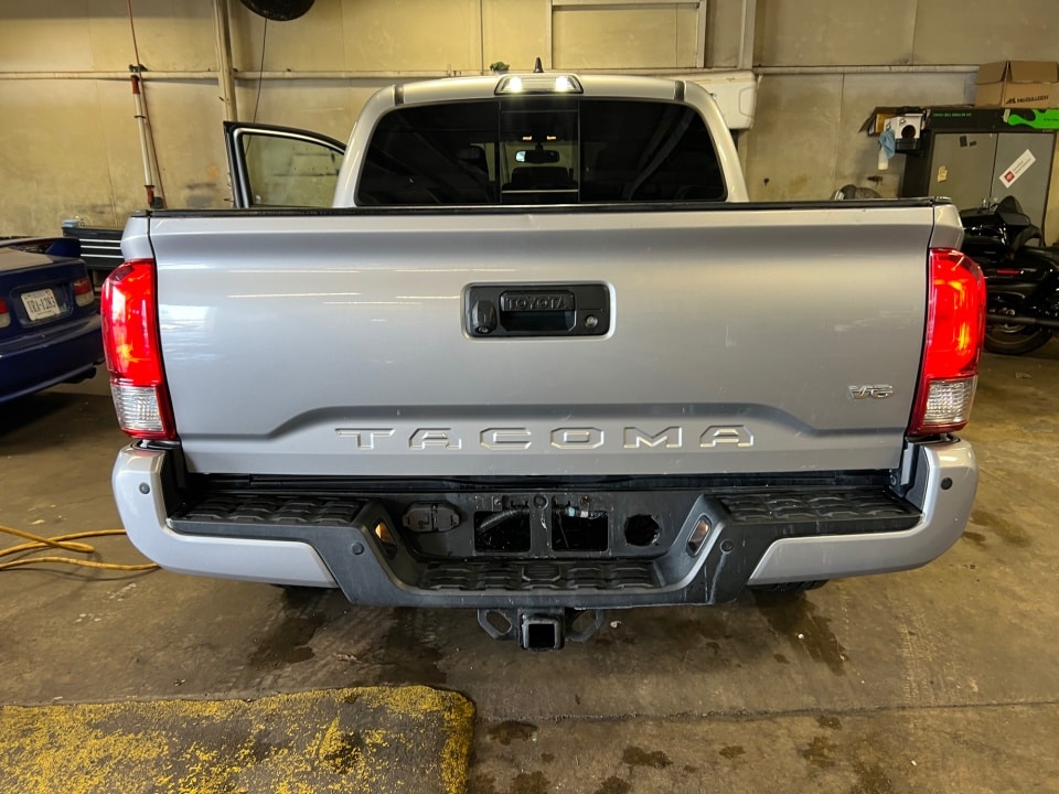 2017 Toyota Tacoma TRD Sport - Photo 18