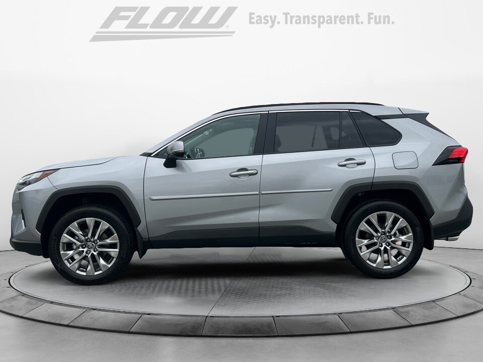 2025 Toyota RAV4 XLE Premium photo 3