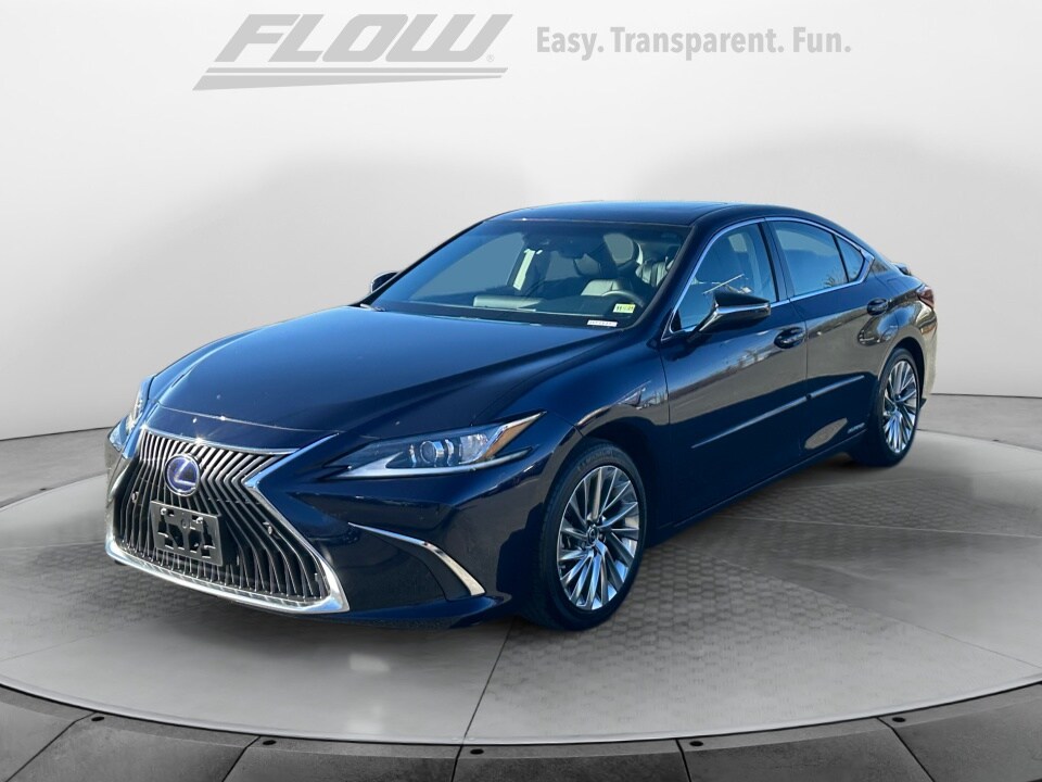 2021 Lexus ES 300h Luxury photo 3