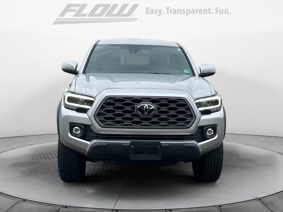2023 Toyota Tacoma TRD Off-Road photo 2