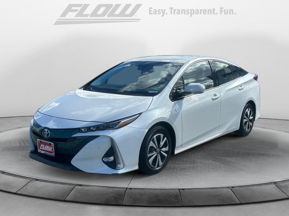 2017 Toyota Prius Prime photo 3