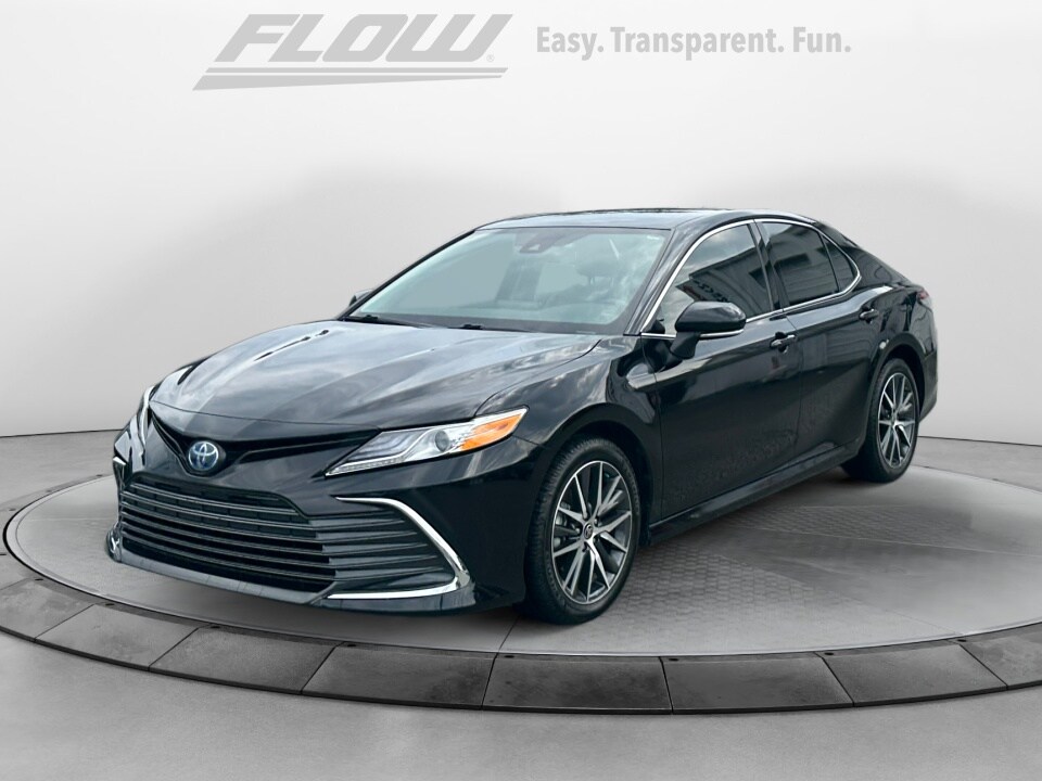 2022 Toyota Camry Hybrid XLE photo 3