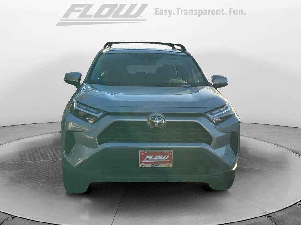 2025 Toyota RAV4 Hybrid XLE photo 2