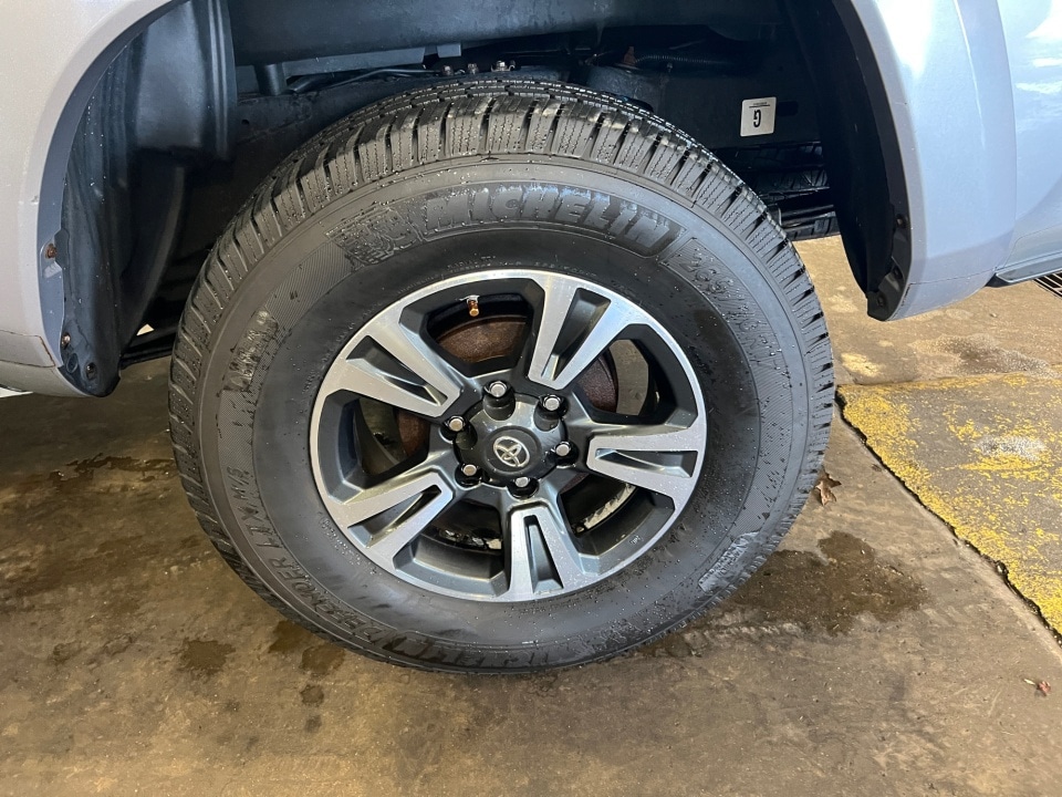 2017 Toyota Tacoma TRD Sport - Photo 26