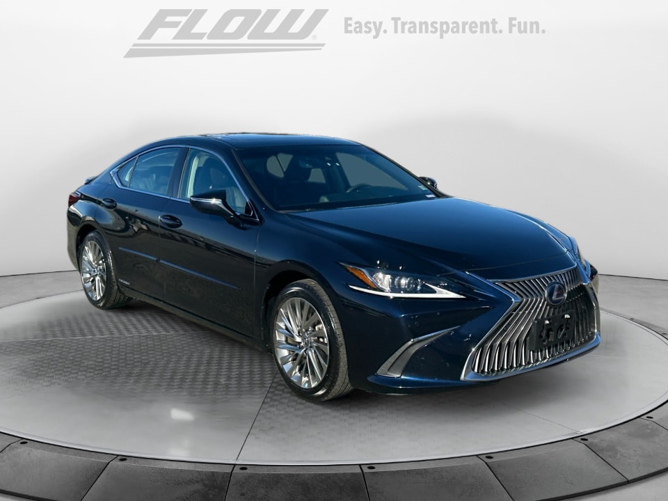 2021 Lexus ES Hybrid 300h Luxury's photo
