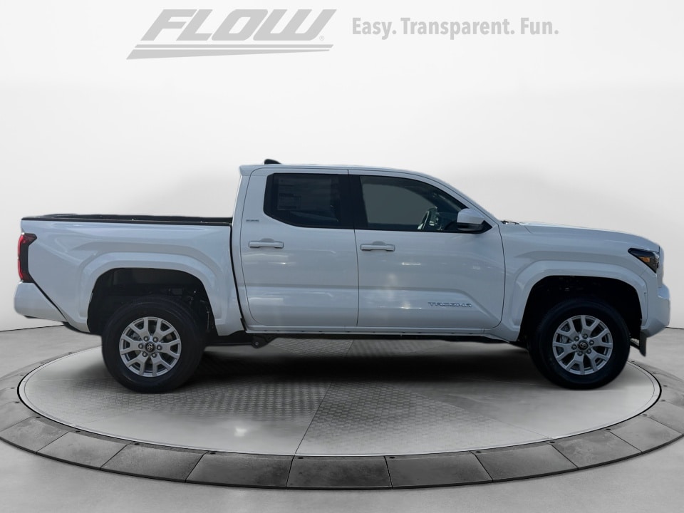 2026 Toyota Tacoma SR5 - Photo 8