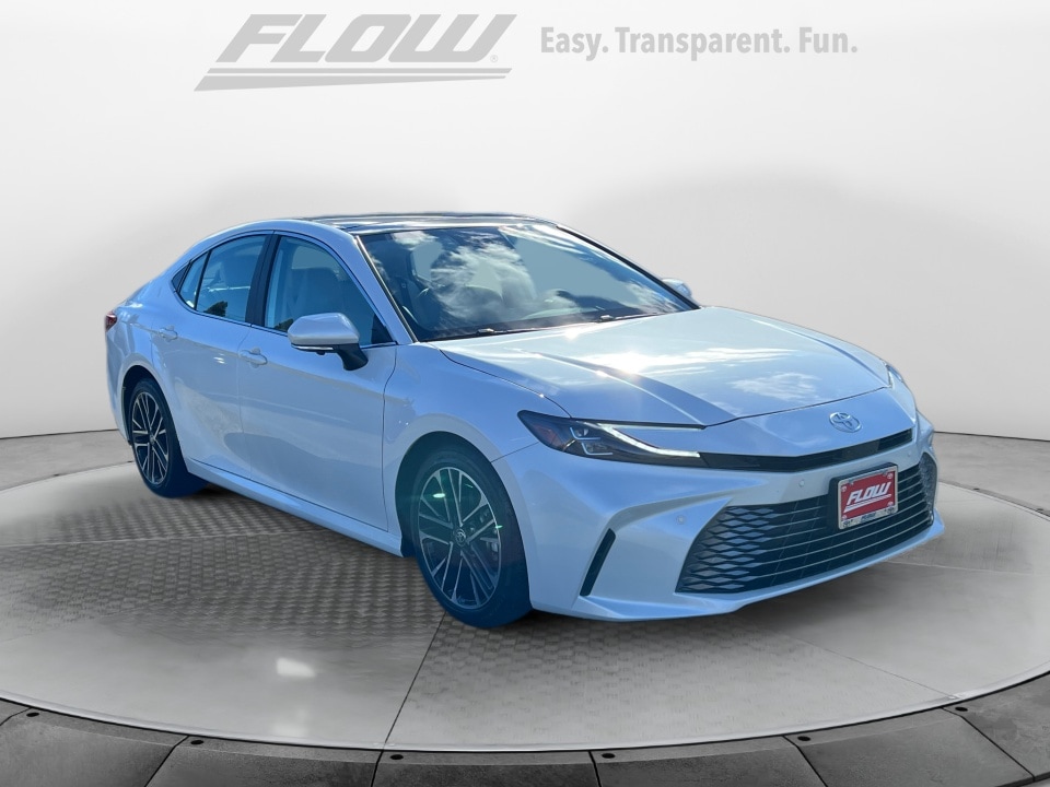 2025 Toyota Camry XLE's photo
