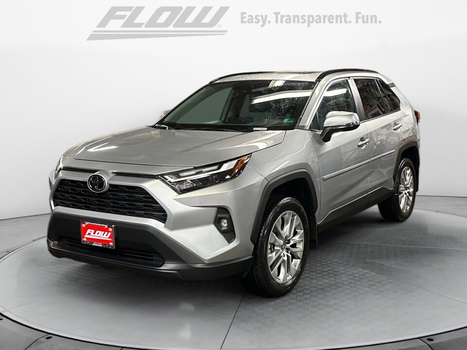 2025 Toyota RAV4 XLE Premium photo 3