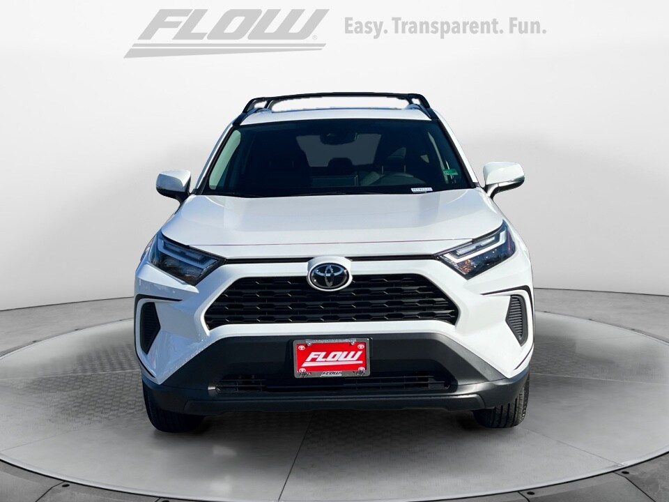 2025 Toyota RAV4 XLE photo 2