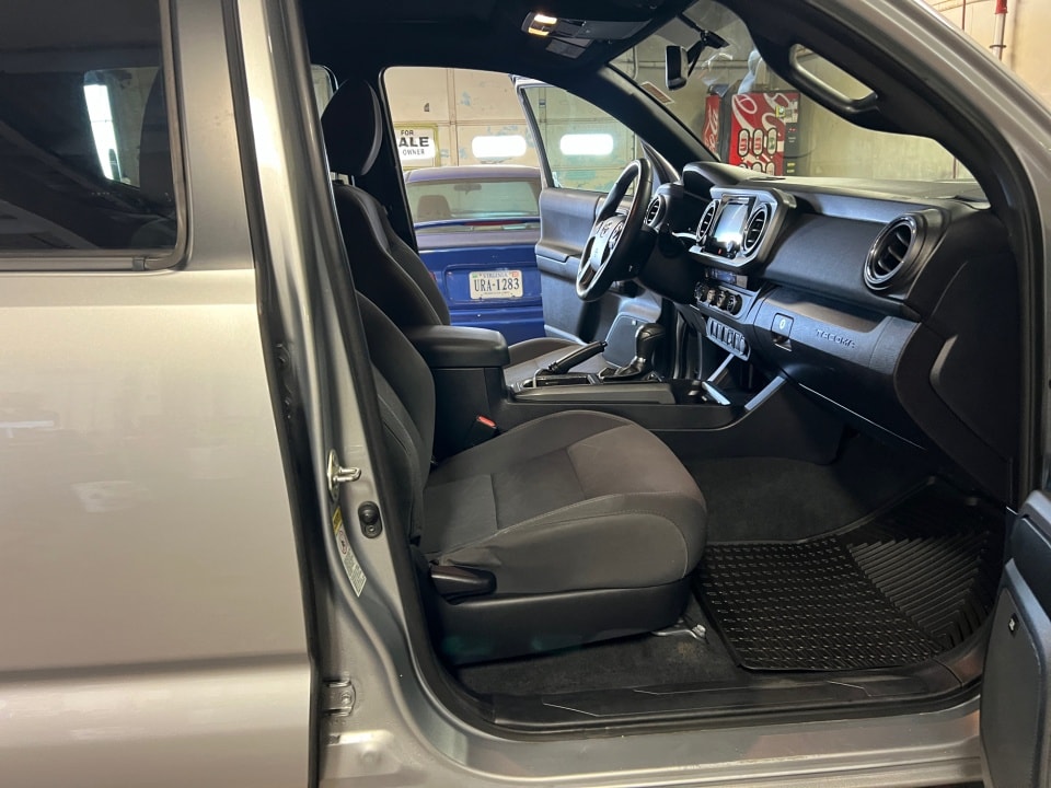 2017 Toyota Tacoma TRD Sport - Photo 32