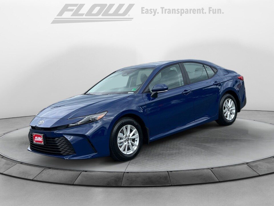 2026 Toyota Camry LE photo 3