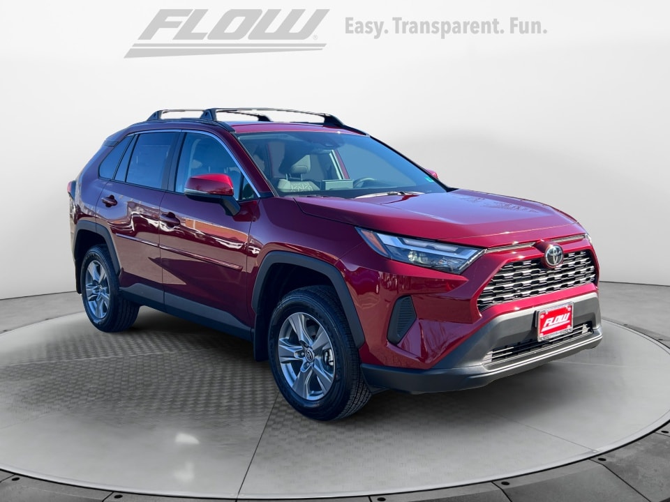 2025 Toyota RAV4 XLE's photo